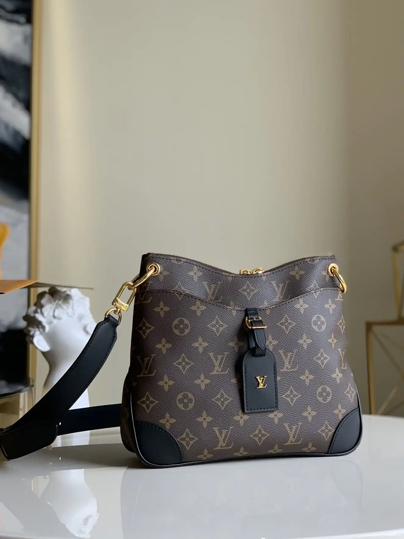 LOUIS VUITTON PM ODÉON 0520